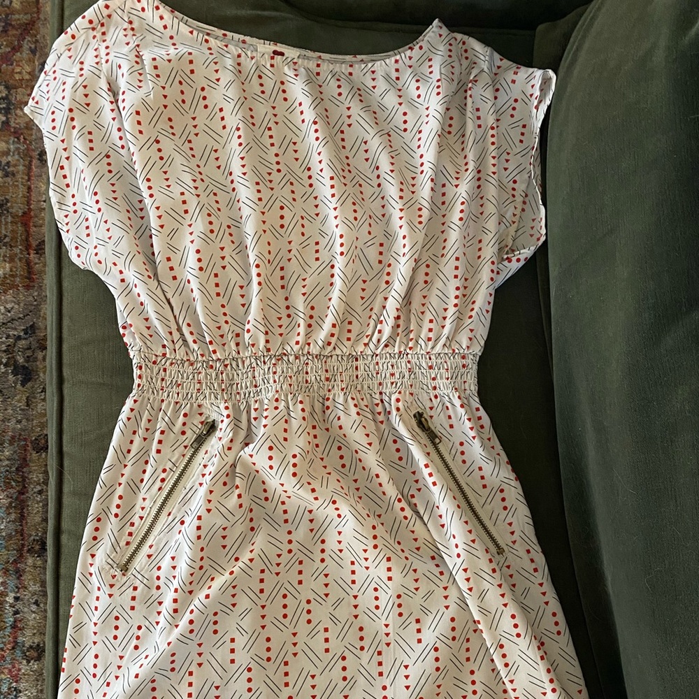 Patterned White Dress with Zippers Size: Medium